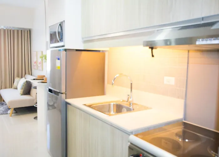Apartment Casa - Vibrant Center Near Ayala Mall