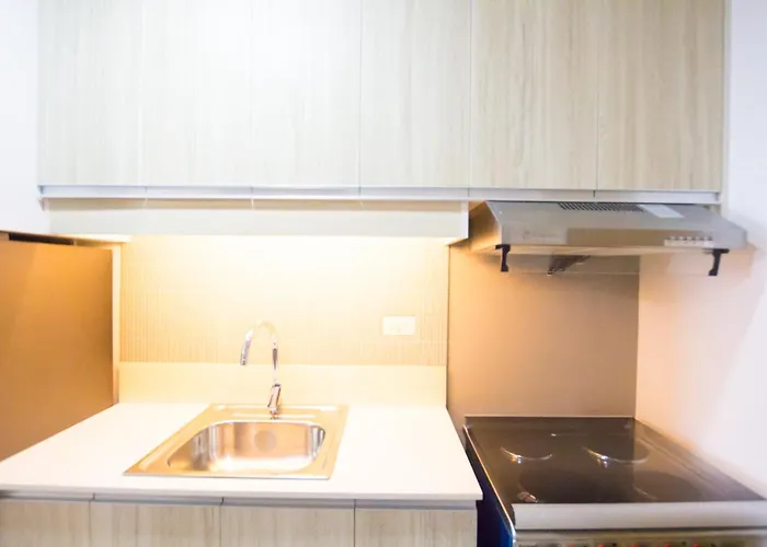 Casa - Vibrant Center Near Ayala Mall *