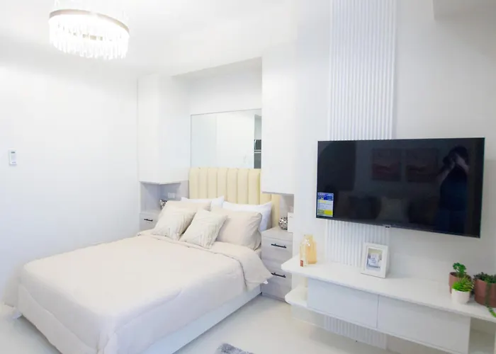 Casa - Vibrant Center Near Ayala Mall