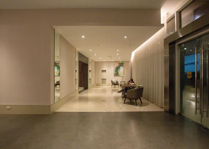Casa - Vibrant Center Near Ayala Mall